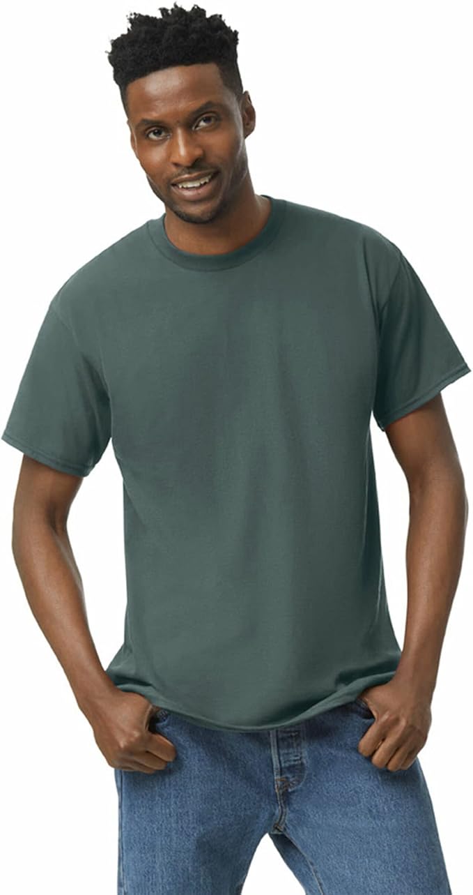 Gildan G5000 Heavy Cotton T-Shirt sport green fit modeling